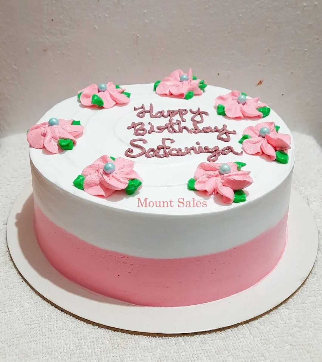 Premium RED N White Velvet Cake